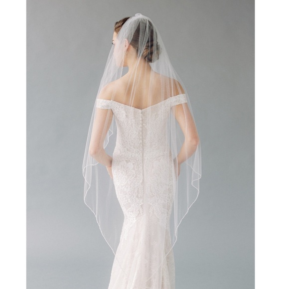 ALLURE A1212 Wedding dress NWT never been altered includes veil - Picture 12 of 14